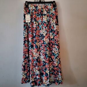 St. John's Bay Long Floral Maxi Skirt Size: Small